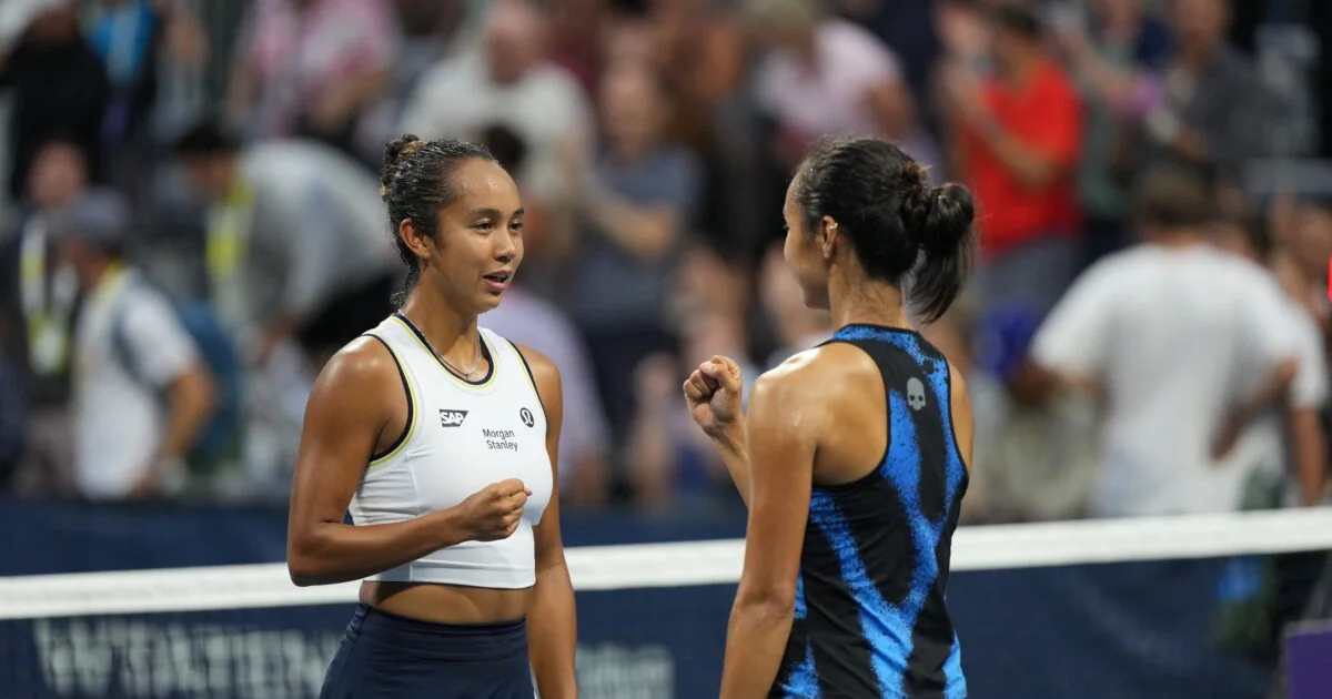 Leylah Annie Fernandez and Bianca Jolie Fernandez together on court in Toronto